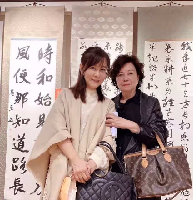 龍千玉不捨恩師項仲為離世「披孝服送行」，恩情終身難忘「兒出意外是他救了我」允諾：會代他照顧太太