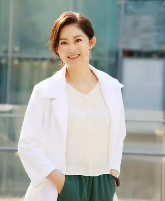 患難見真情！劉瑞琪「一場大病美貌全沒」坦言：曾想過出家「謝尪緊牽手21年」夫妻齊當志工