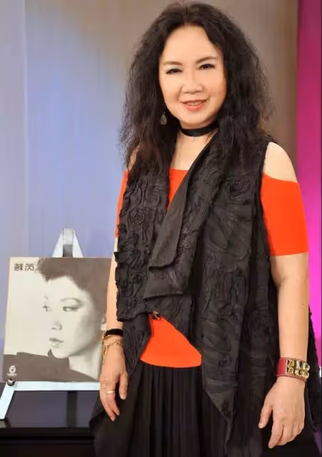 蘇芮上臺領「金曲終身成就獎」哽咽:兒子才是我一生驕傲「揭露兒子學霸背景」欣慰:從來不麻煩我