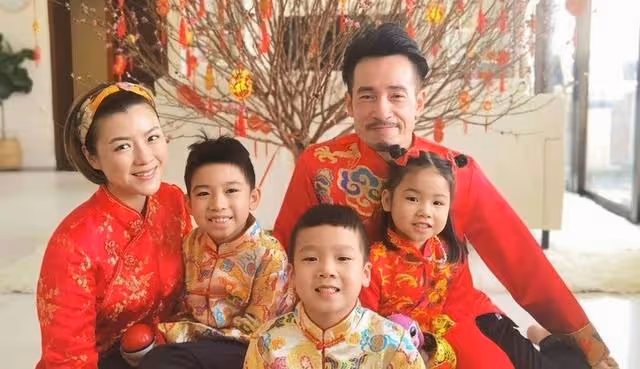 恭喜!51歲TVB視帝港姐妻子被曝懷上第四胎,身材發胖孕味十足