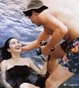 林青霞游泳照片曝光，5分鐘點擊量破800萬，泳姿太美引起熱議