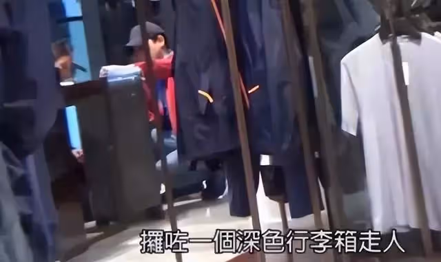 劉嘉玲曬祖孫三代全家福,為學霸侄子慶生,姑侄同框親如母子