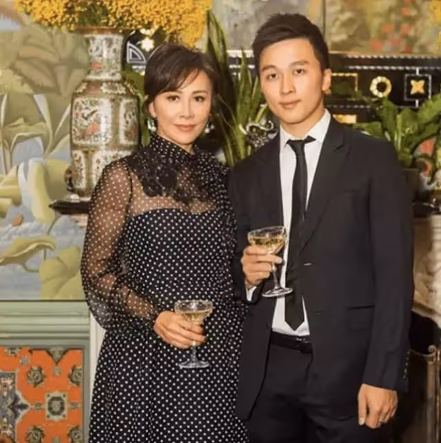 劉嘉玲曬祖孫三代全家福,為學霸侄子慶生,姑侄同框親如母子