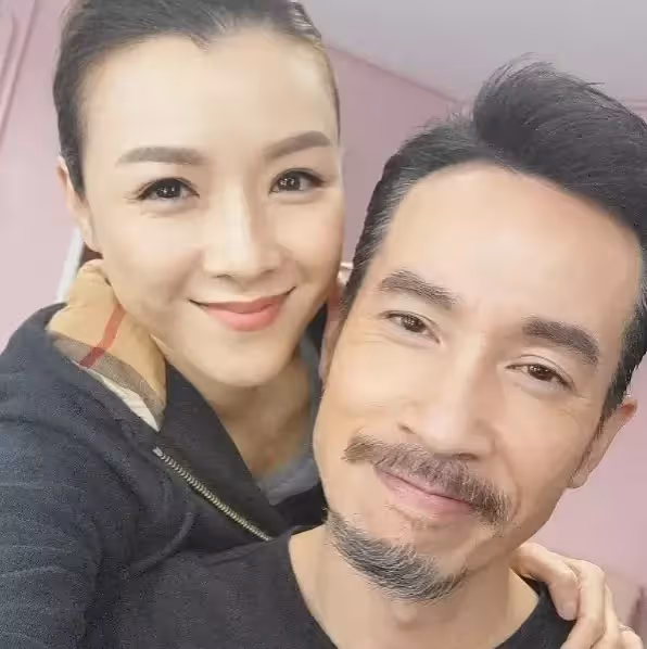 41歲陳茵媺與友人慶生,明顯圓潤飄孕味
