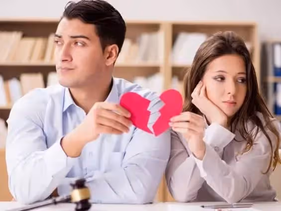 離婚不到半年，前婆婆來電：接走你的孩子！不然我任他自生自滅！