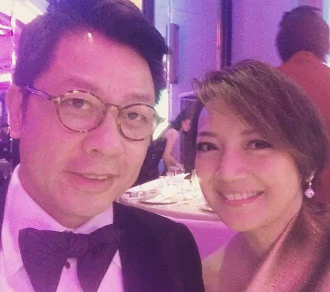 港姐楊婉儀生意失敗後移居美國，罕曬一家合影，為17歲女兒慶生