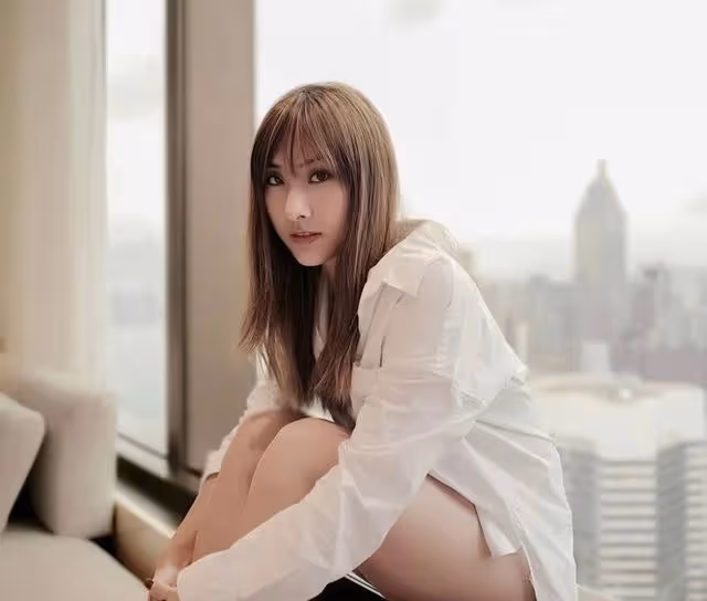 又走一個!TVB知名美女主播離巢,因採訪奧運冠軍犯花痴遭網暴