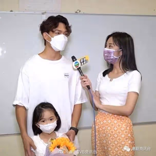吳業坤同日本女優閃婚後返港 網民:一個去三個返?