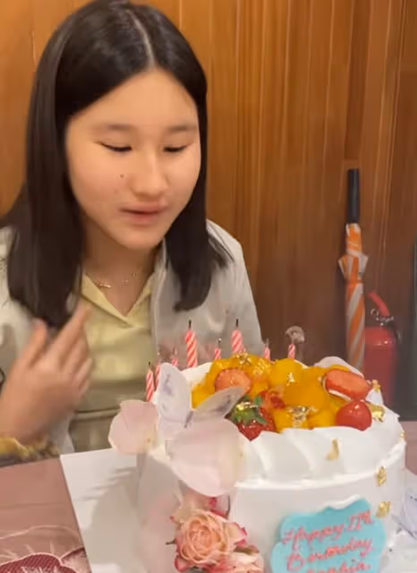 名模丹妮爾近況曝光,豪門夢碎後獨自帶倆娃,已轉行做私房菜生意