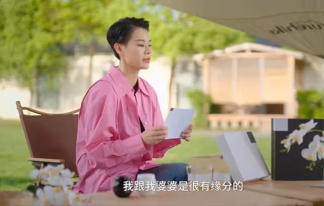 率性幹練獲網友大讚,42歲胡杏兒時隔十年剪短髮參加《乘風破浪》