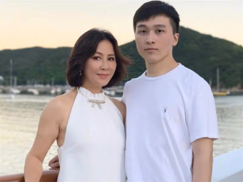 劉嘉玲為學霸侄兒慶生　情同母子...傳將繼承8億身家！