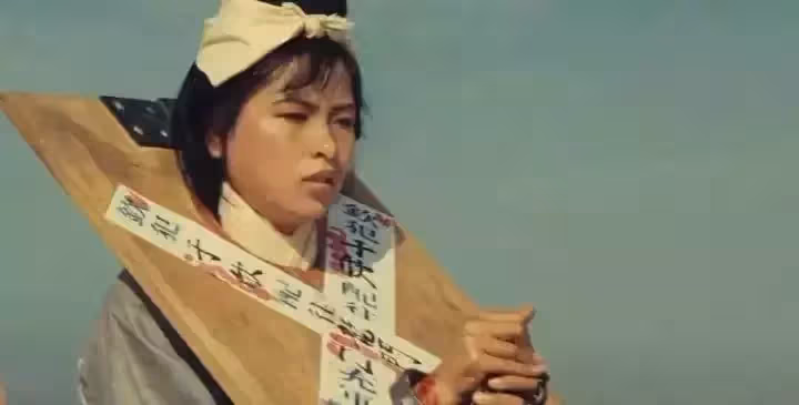 她是第一代俠女、捧紅了張國榮,30歲再婚「嫁前夫債主」,甘願為愛隱退,67歲美麗依舊!