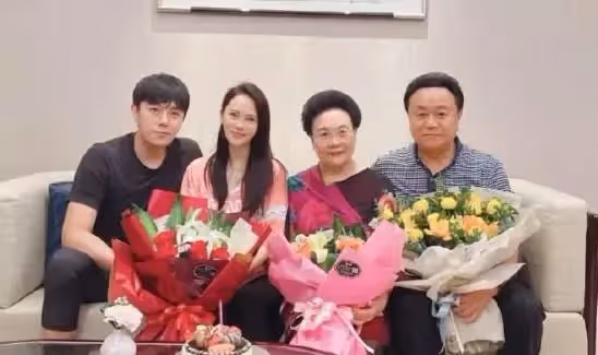 定居內地的港星現狀:有人賺得盆滿缽滿住5億豪宅,有人蝸居小縣城無戲可接!