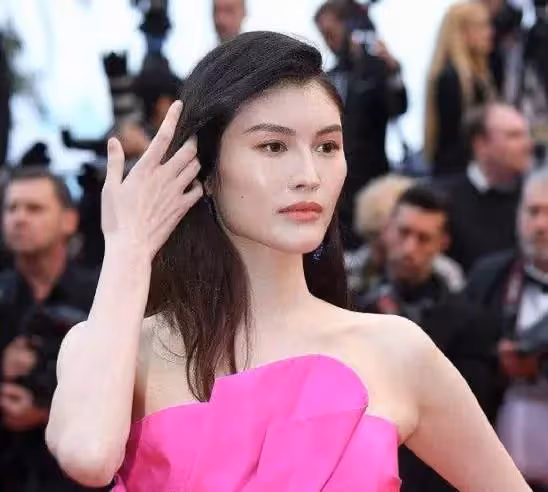 定居內地的港星現狀:有人賺得盆滿缽滿住5億豪宅,有人蝸居小縣城無戲可接!