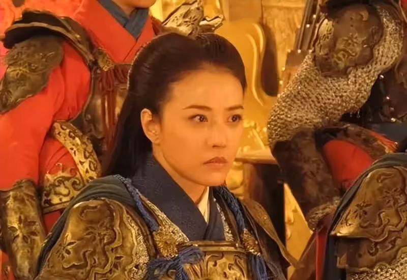 最美周芷若，56歲周海媚無兒無女單身獨居，坦言自己不需要男人：看完她的別墅全懂了