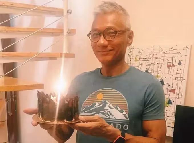 60歲林俊賢近況曝光，現身商演又唱又跳表演賣力，曾被贊帥過劉德華，今精氣十足風采依舊