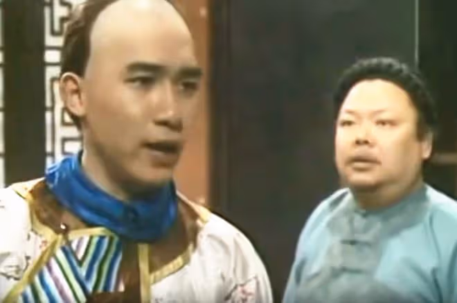 81歲港星中山開武館，與李力持豪宅吃大餐，別墅坐落山間環境清幽