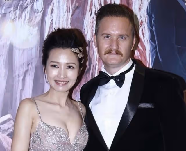 突發！50歲TVB前知名男星拍片自曝確診，已和妻子正式定居廣州