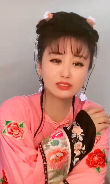 網紅夏紫薇被全網罵,發視頻求垂憐言辭明目張膽,真給林心如丟人