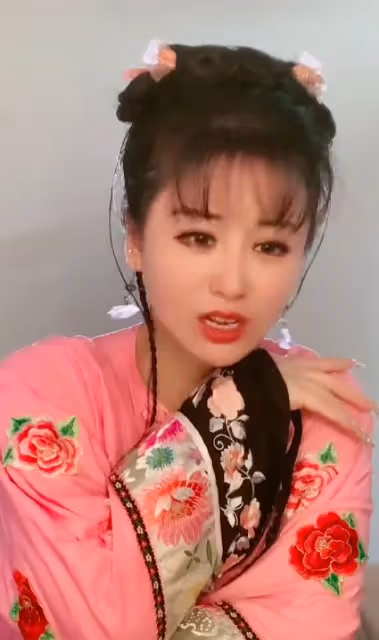網紅夏紫薇被全網罵,發視頻求垂憐言辭明目張膽,真給林心如丟人