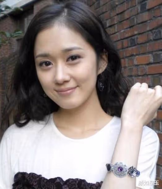 她當年紅遍中國,因一句「沒錢就去中國」被封殺,如今活成這樣