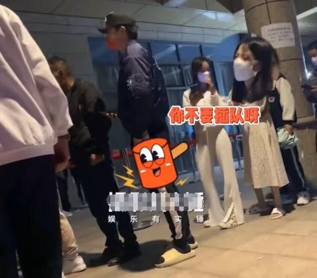 太丟人!26歲任豪做核酸連續兩次插隊,被當眾指責裝聾作啞惹眾怒