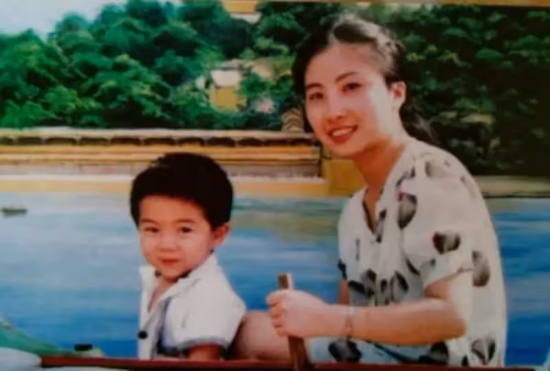 91年貴州小男孩被拐,父親抑鬱自殺,母親25年後發現,兒子是好友