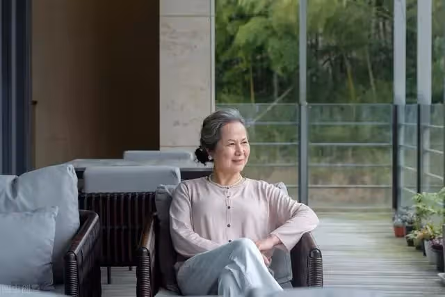 隔代撫養在消失,70後拒絕帶孫子,52歲阿姨:退休後只想做3件事