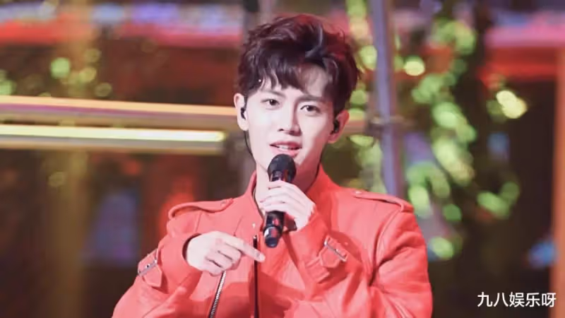 爆紅男星中,任嘉倫最灑脫自在,用行動告訴娛樂圈:作品才是王道
