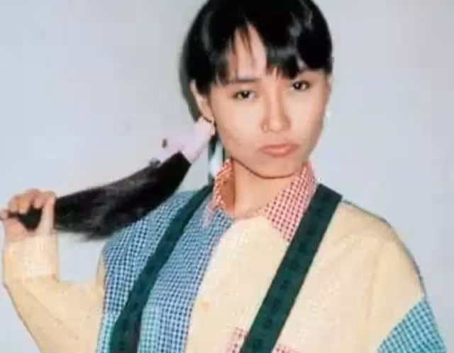 金像獎第一位雙料影后,結婚34年丈夫出軌八次,她的故事不簡單