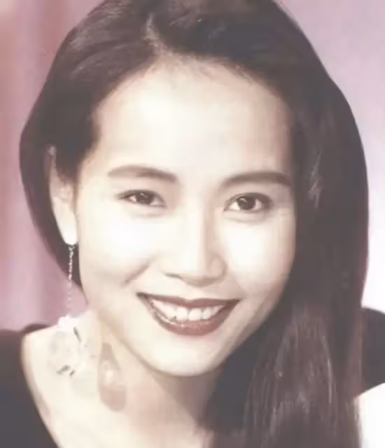 金像獎第一位雙料影后,結婚34年丈夫出軌八次,她的故事不簡單