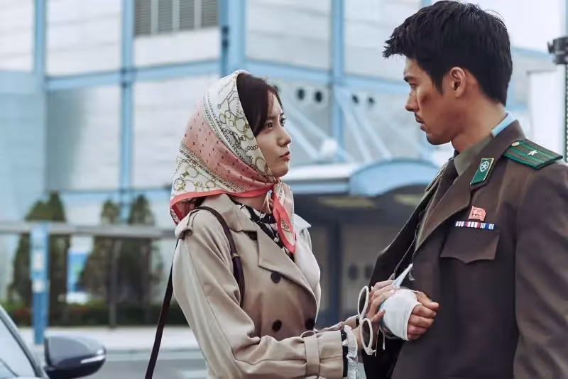 玄彬、柳海真主演《共助2:國際》首張劇照公開!南北韓刑警攜手「聯邦特工」丹尼爾帥炸
