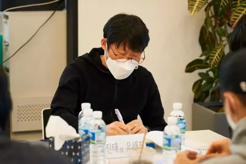 玄彬、柳海真主演《共助2：國際》首張劇照公開！南北韓刑警攜手「聯邦特工」丹尼爾帥炸