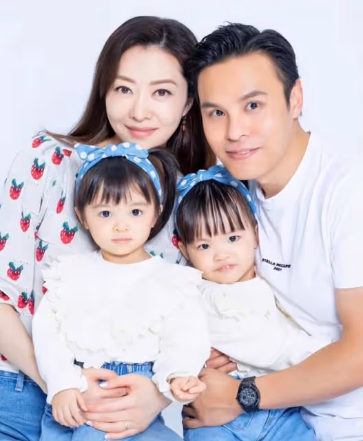 身材惹火!香港知名女星再獲邀當代言人,開衩連衣裙盡顯完美身段