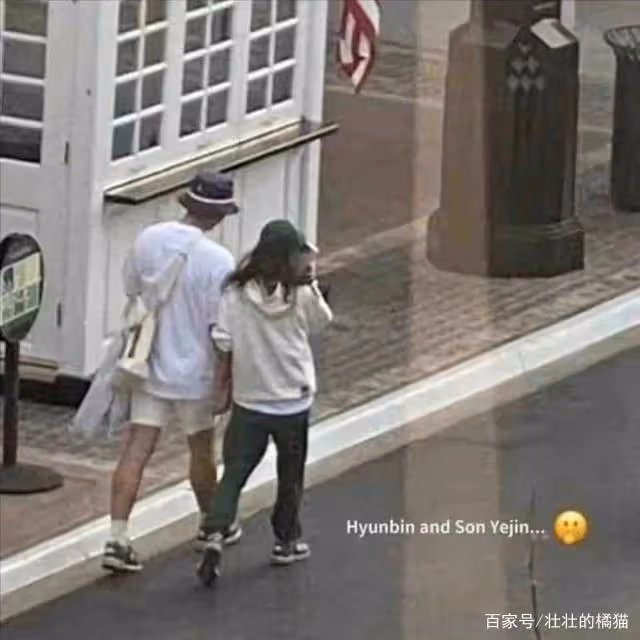 網友曬玄彬孫藝珍新路透,女方衣著寬鬆,玄彬面露憂色陪上廁所