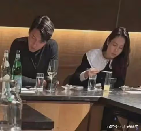 網友曬玄彬孫藝珍新路透,女方衣著寬鬆,玄彬面露憂色陪上廁所