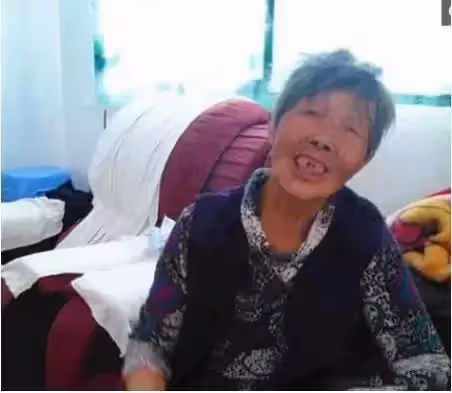 女孩被丟6次!76歲阿嬤善心撿回「靠拾回收將她養大」27年後養女為她建別墅:以後我是你的依靠!網友大贊:懂得感恩超棒