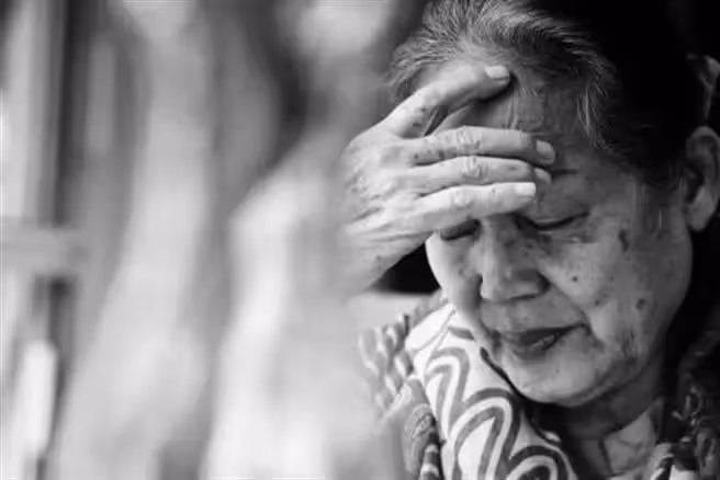 「女人一輩子不婚不生，老了會怎樣？」 65歲獨居婆婆「道出現實」：我後悔了！