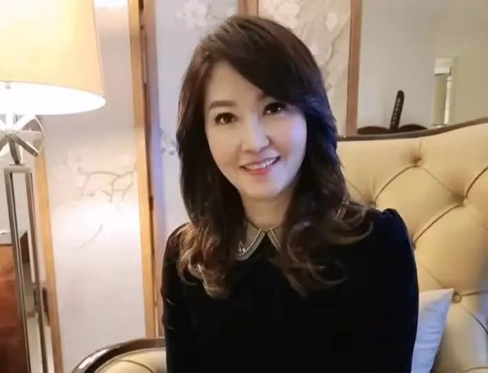 離開14年三立!54歲主播廖筱君退休,卸下重擔回歸林太太,日常甜蜜生活曝