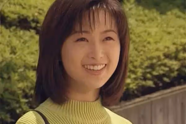 「性感女神」酒井法子，從一代女神到淪為網絡「乞討」，偶像隕落有多可怕？