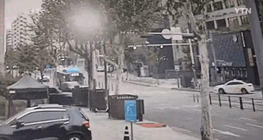 韓女星金賽綸肇事逃逸畫面曝光，撞壞電箱後直接離開惹惱韓民眾！
