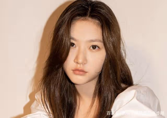 韓女星金賽綸肇事逃逸畫面曝光，撞壞電箱後直接離開惹惱韓民眾！