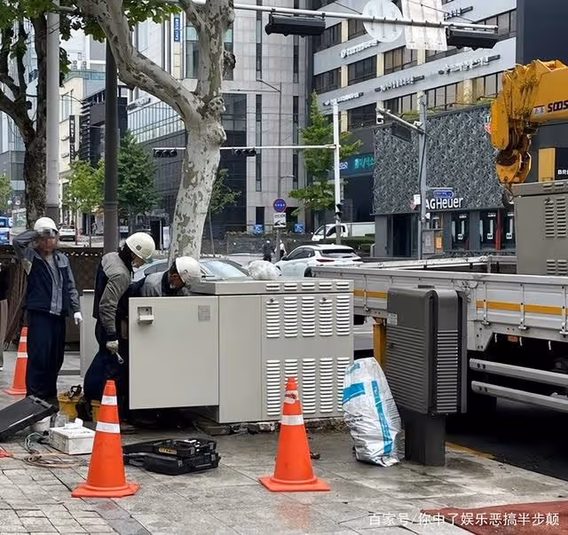 韓女星金賽綸肇事逃逸畫面曝光，撞壞電箱後直接離開惹惱韓民眾！