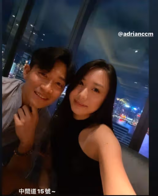 56歲李麗珍近照曝光,攜女兒跟男明星吃飯,母女顏值差距明顯