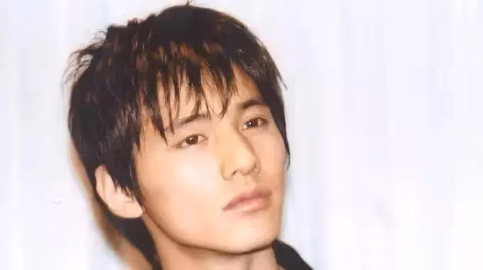 大帥哥元斌也老了,精修圖也難掩疲態,11年不拍戲:太浪費顏值