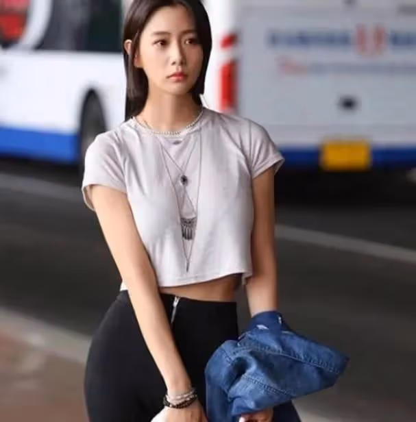 被稱為亞洲最美，絕佳身材和臉蛋卻是單身，一個挑眉迷倒許多人