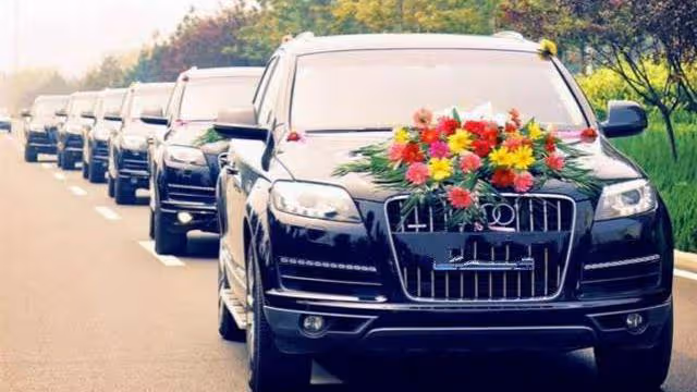 「兒媳,買車吧,有車才有面子」「媽,孩子要上學了,先買房」