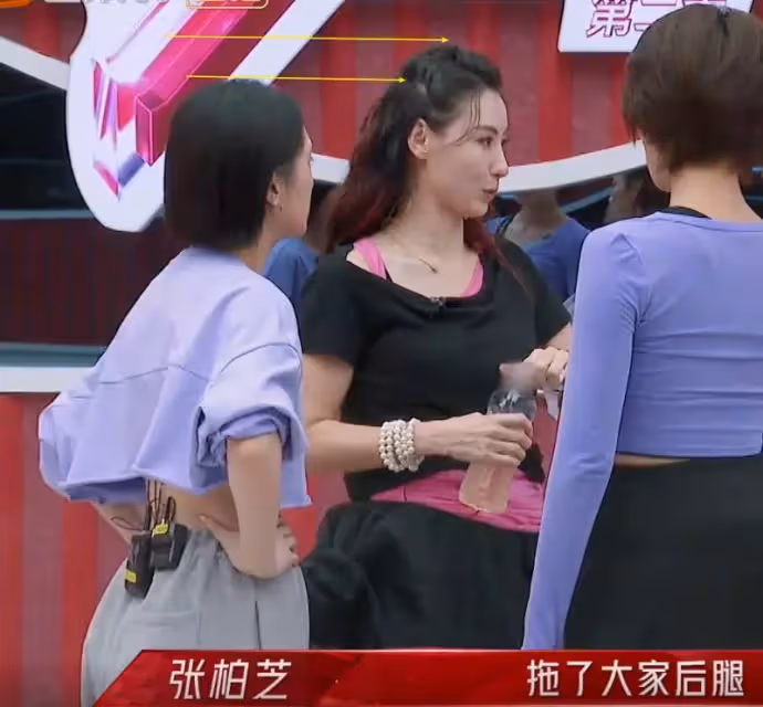 161cm楊丞琳和165cm張柏芝「同框」!同穿平底鞋,網嘲:誰在撒謊很顯然