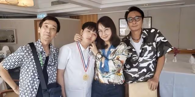 實力黑粉!吳鎮宇夫婦慶祝結婚21周年,費曼提醒爸爸小心髮際線