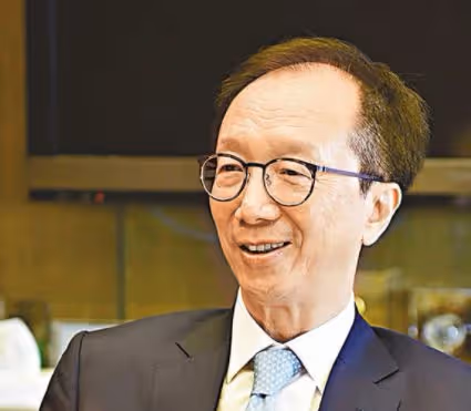 伏明霞主動提出離婚,原因竟是梁錦松出軌,這到底是怎麼回事?